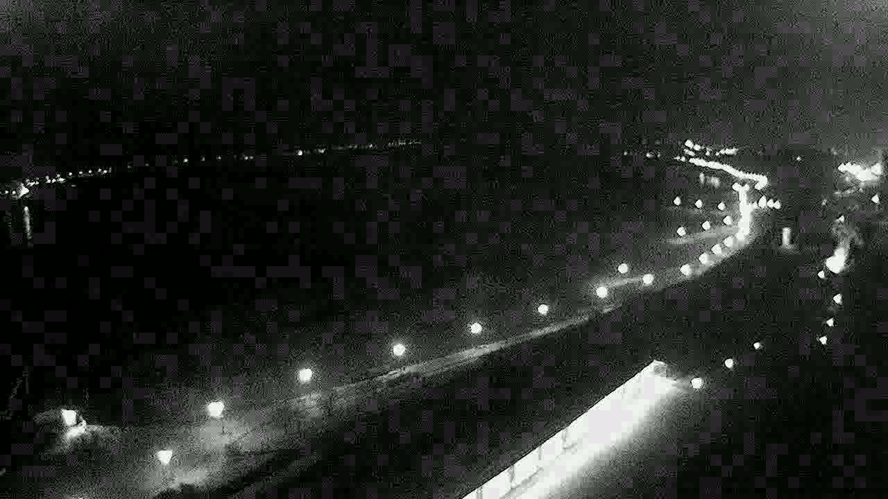 Obraz z kamery na plażę nad Wisłą w Płocku w dniu 2018-02-21 05:00