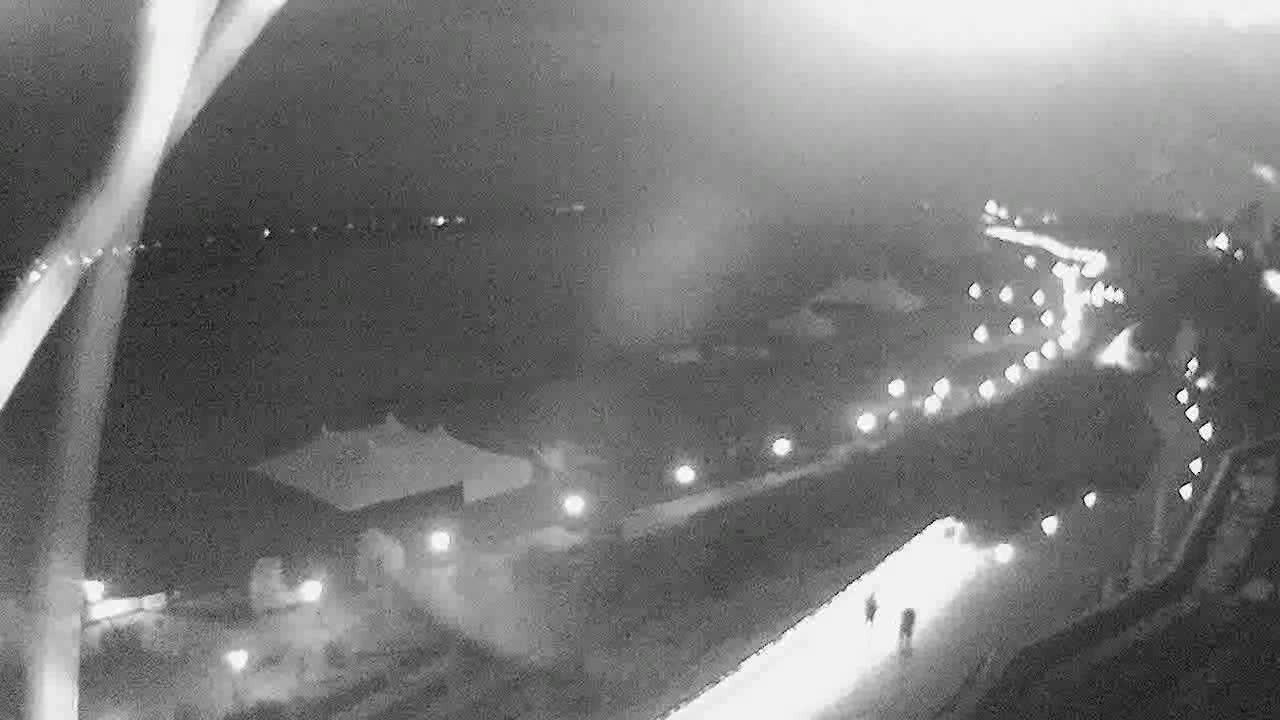 Obraz z kamery na plażę nad Wisłą w Płocku w dniu 2018-07-17 21:56