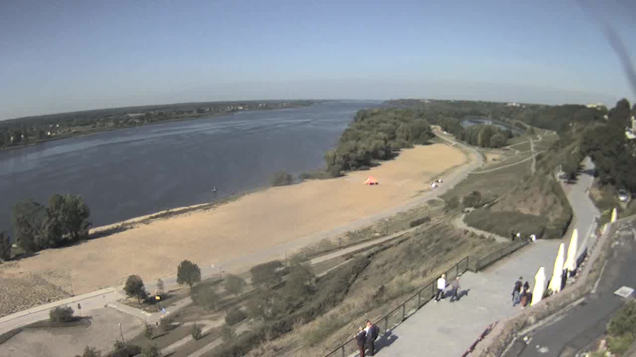 Obraz z kamery na plażę nad Wisłą w Płocku w dniu 2019-09-12 10:42