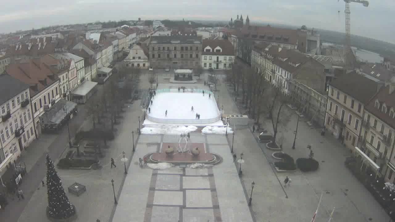 Obraz z kamery na Starym Rynku w Płocku w dniu 2018-12-23 11:30