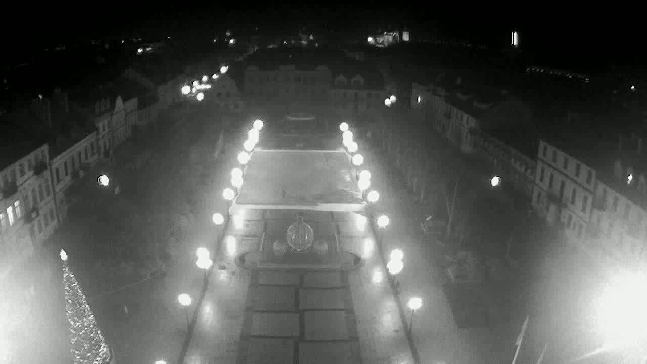 Obraz z kamery na Starym Rynku w Płocku w dniu 2019-12-04 23:24